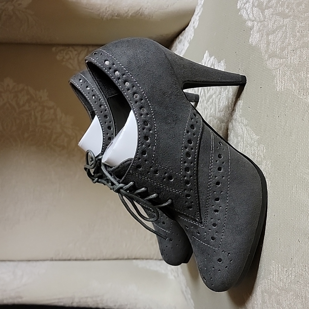 COPY - Gray high heel shoes brand new